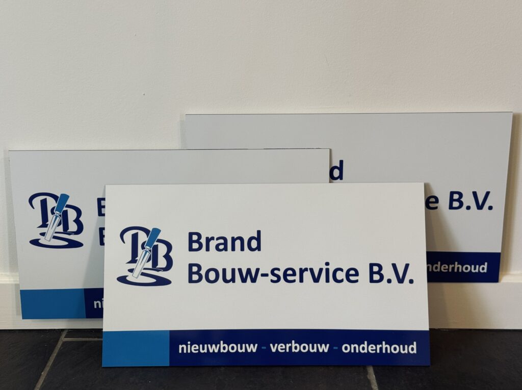 Bestickerd bord